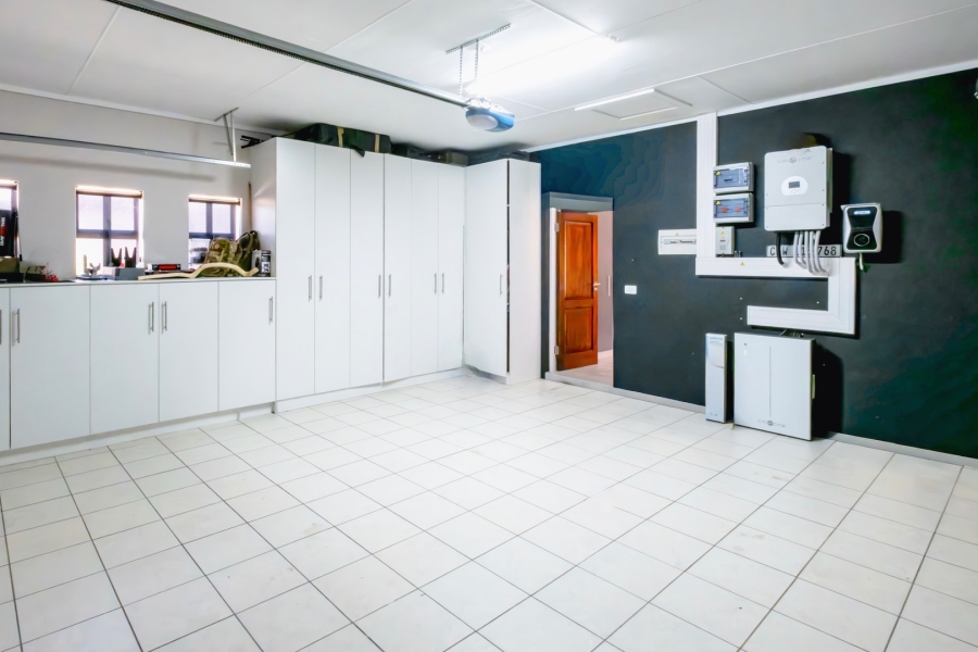 4 Bedroom Property for Sale in Earls Court Lifestyle Estate Western Cape